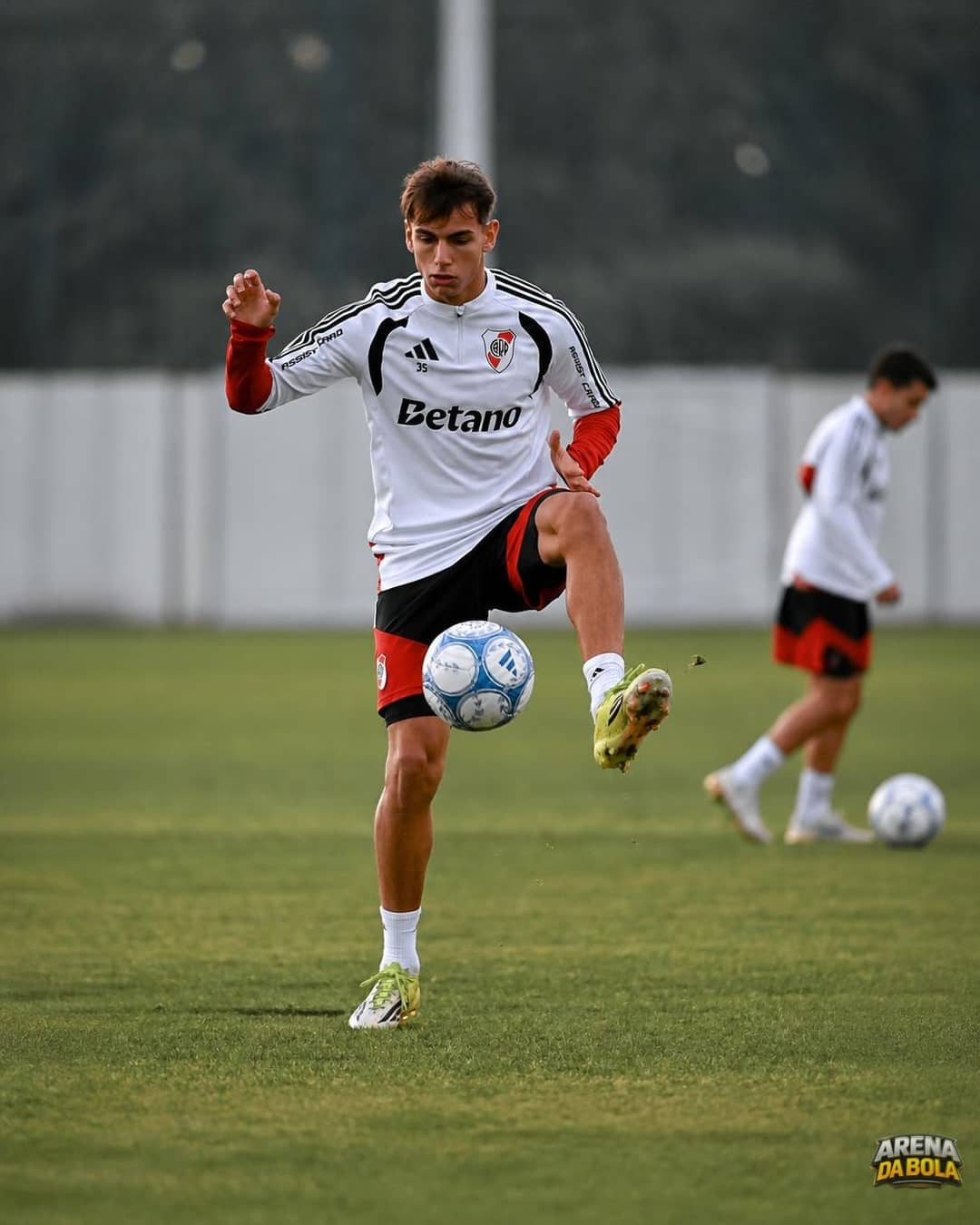 Flamengo avança por Joaquín Freitas, atacante do River Plate