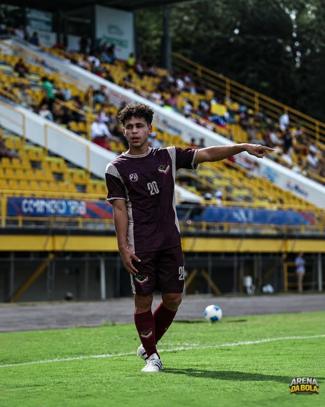 Cruzeiro negocia empréstimo de Henry Díaz, do Monagas