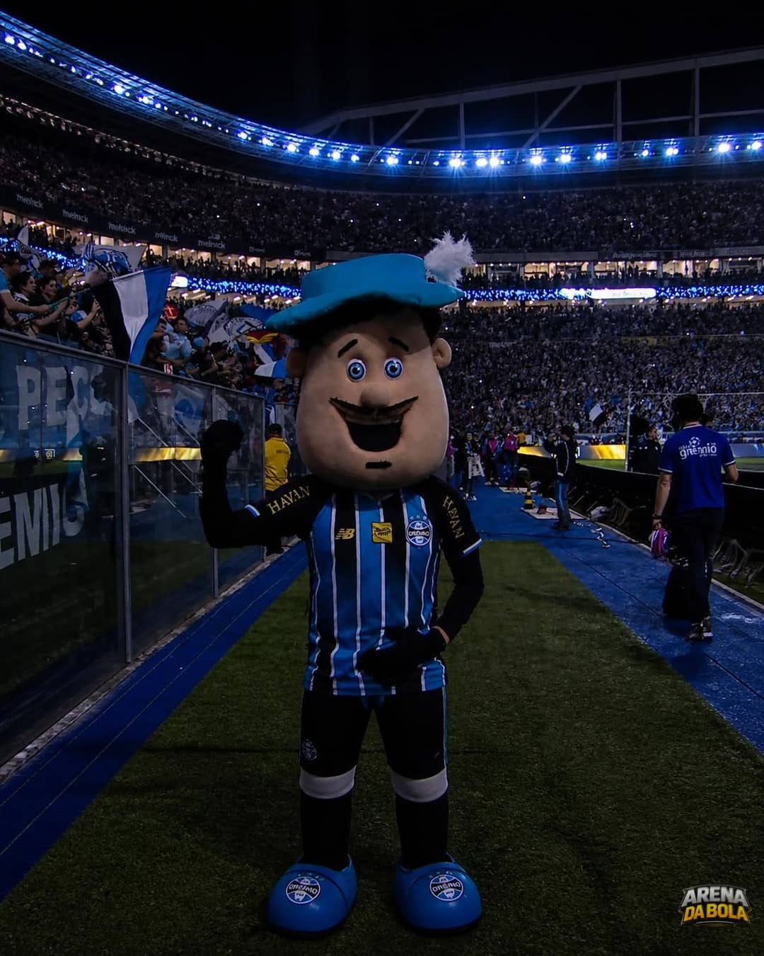 Grêmio elimina o Internacional e provoca rival com valsa na Arena