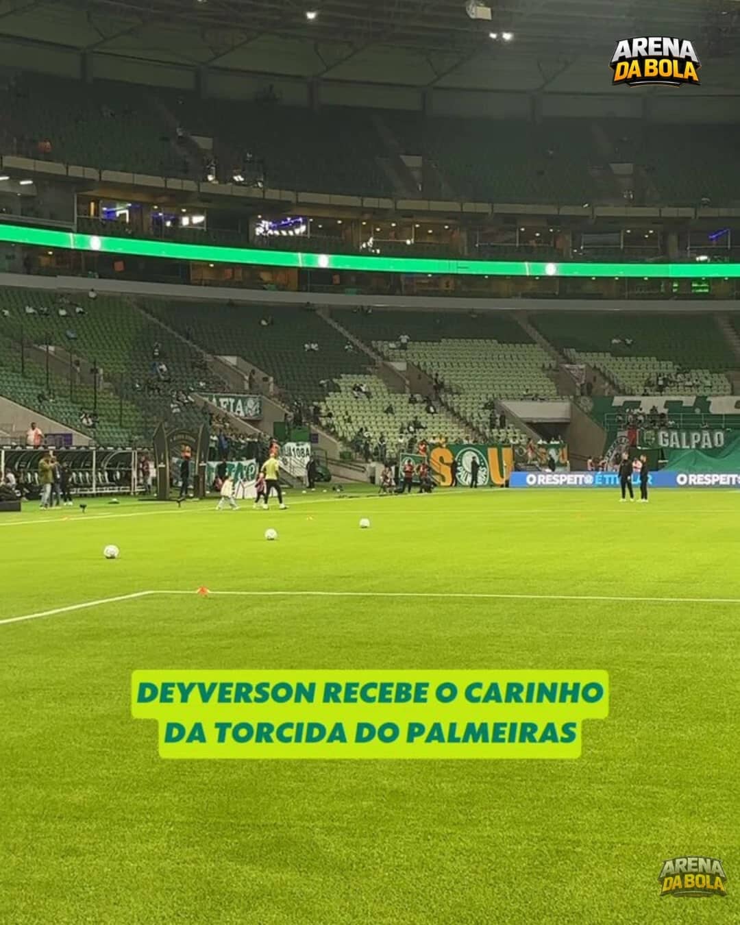 Deyverson é ovacionado antes de enfrentar o Palmeiras pela LDU