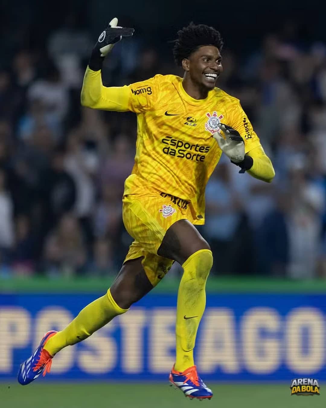 Hugo Souza faz defesaça em empate do Corinthians pela Libertadores