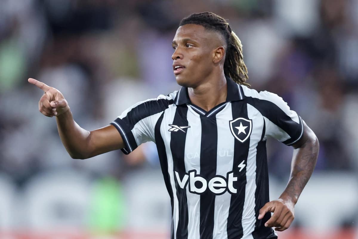 Botafogo se prepara para duelo crucial contra o Vitória no Brasileirão