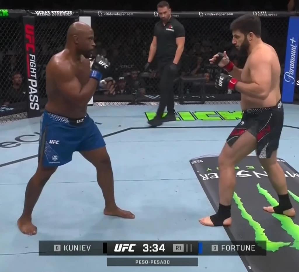 Rizvan Kuniev e Tyrell Fortune se enfrentam em duelo explosivo nos pesos-pesados do UFC