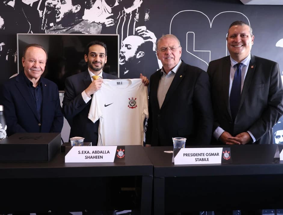 Corinthians recebe cônsul dos Emirados Árabes Unidos na Neo Química Arena