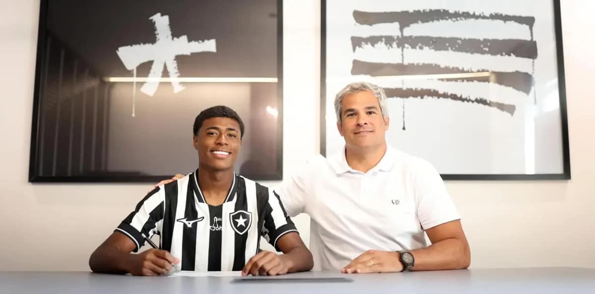 Botafogo assina primeiro contrato profissional com Cauã Machado — foto 2