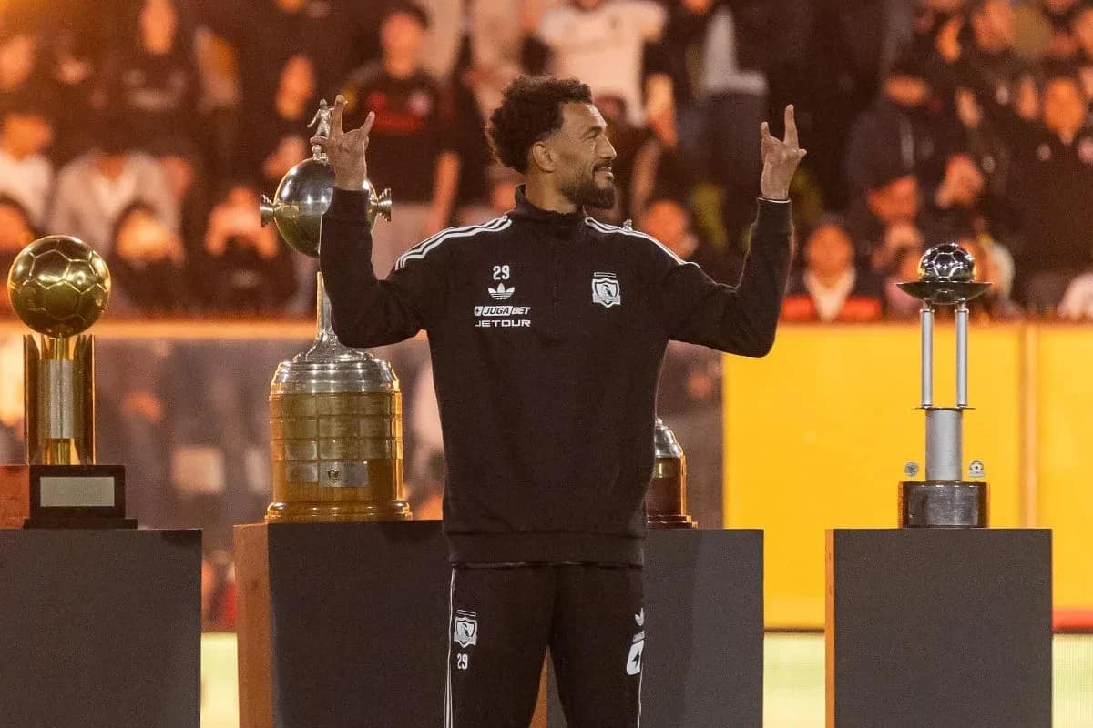 Colo-Colo faz grande festa no Estádio Monumental para apresentar goleiro de Cabo Verde