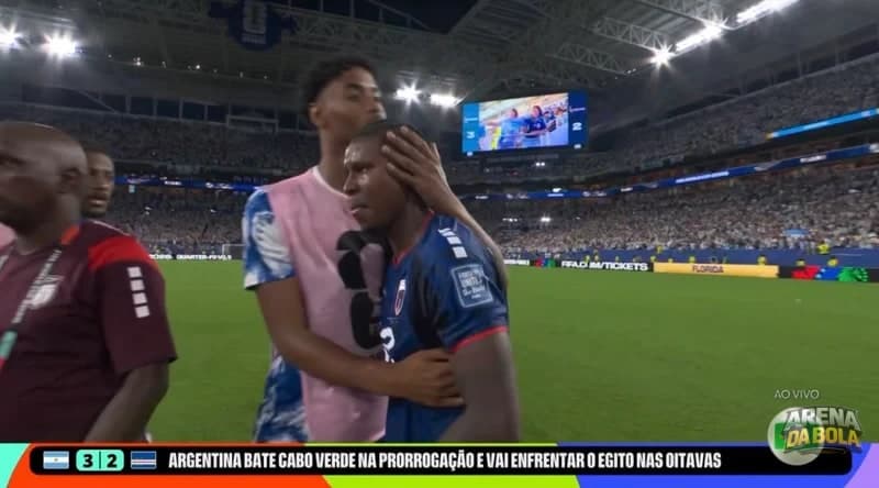 Sidny Lopes, de Cabo Verde, se emociona após eliminação para a Argentina na Copa do Mundo — foto 2