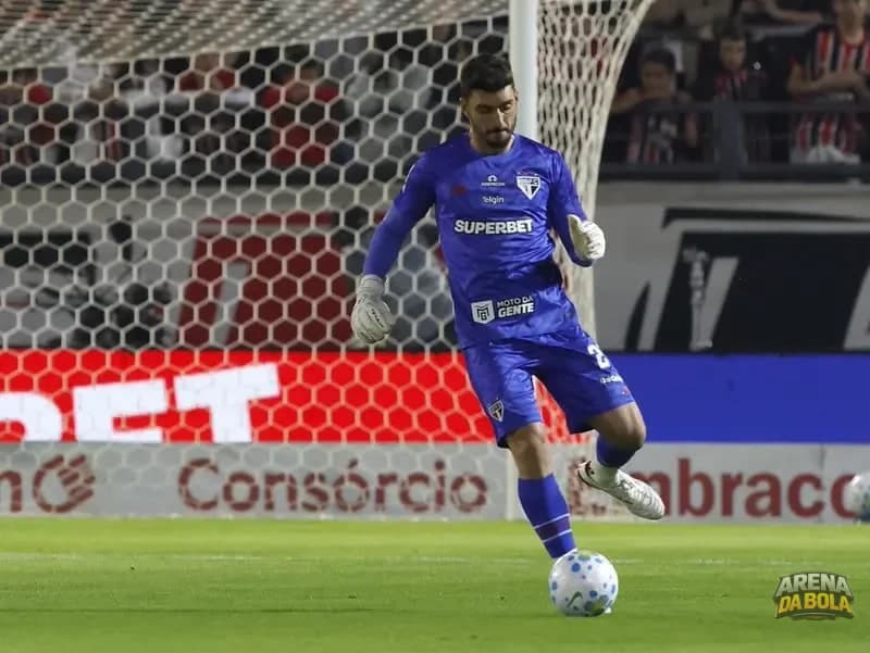São Paulo e Athletico-PR se enfrentam em emocionante duelo pelo Campeonato Brasileiro — foto 11