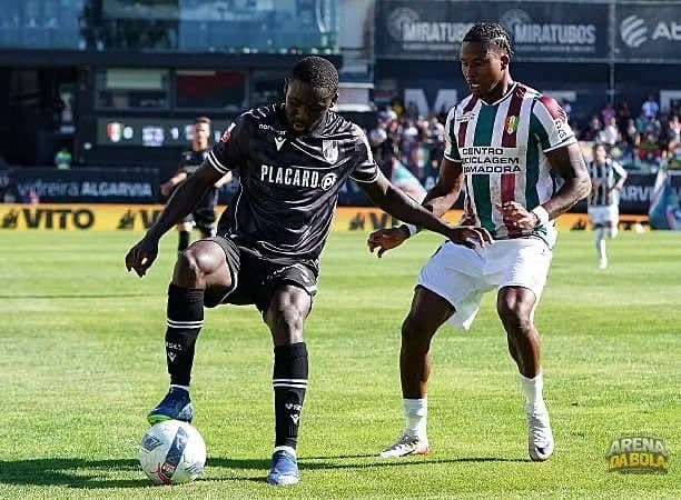 AEK Athens mira Beni Mukendi após negociação com Lovro Majer — foto 2