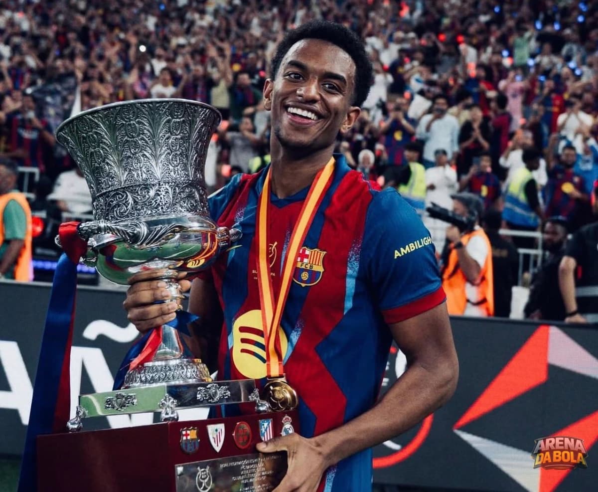 Alejandro Balde reafirma compromisso com o Barcelona: "Não estou saindo" — foto 2