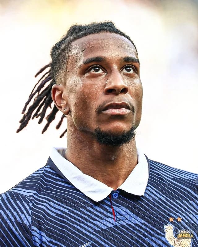 Michael Olise brilha com jogada mágica