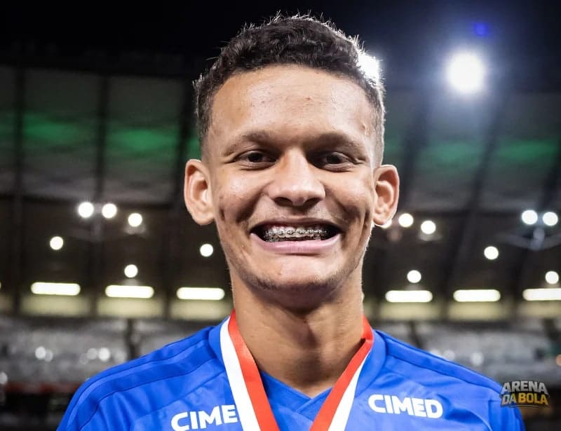 Cruzeiro se despede de Janderson, zagueiro que se transferiu para o futebol português