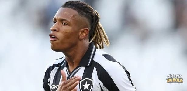 Palmeiras supera concorrência de clubes europeus e avança por Danilo, do Botafogo