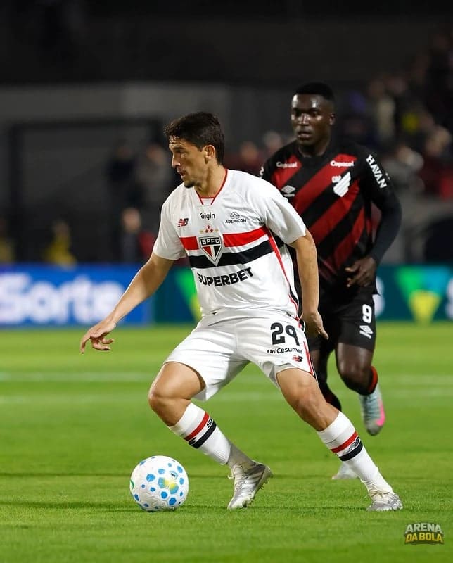São Paulo e Athletico-PR se enfrentam em emocionante duelo pelo Campeonato Brasileiro
