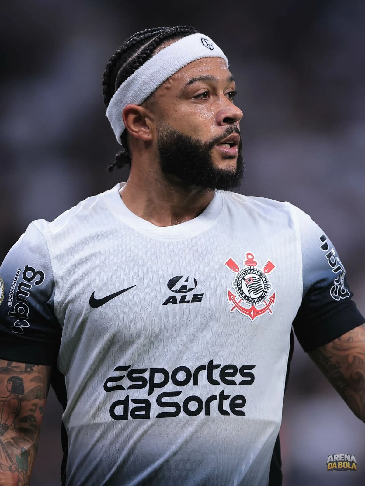 Corinthians e Memphis Depay: o que falta para a renovação do atacante