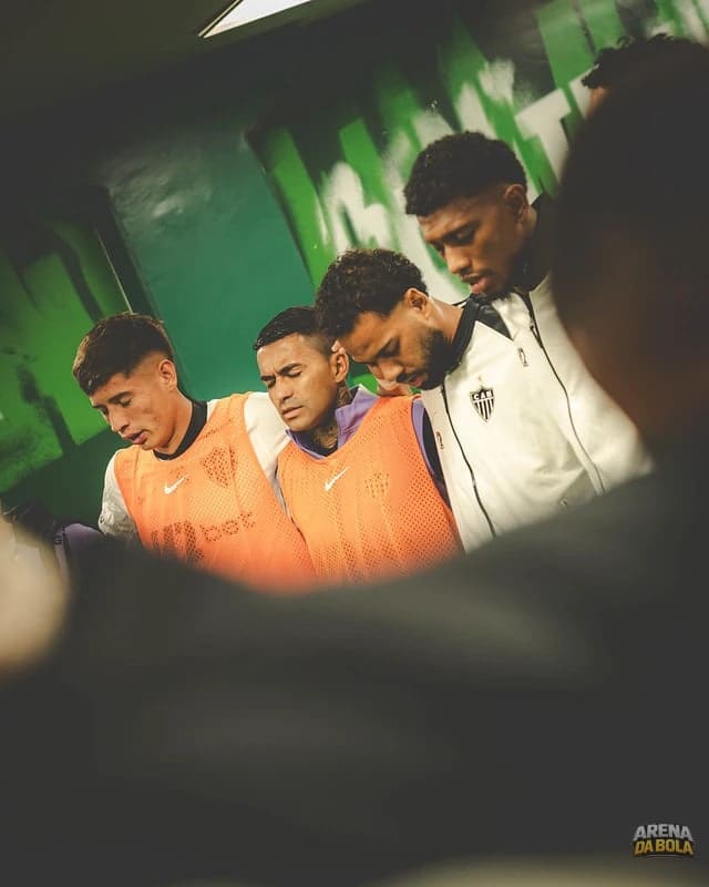 Dudu agradece carinho da torcida do Palmeiras após reencontro em vitória do Atlético-MG: "Muito especial"