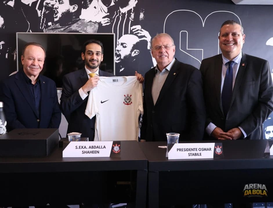 Corinthians recebe cônsul dos Emirados Árabes Unidos na Neo Química Arena