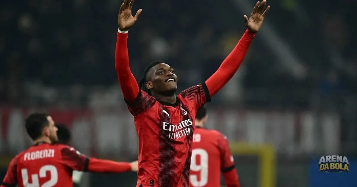 Fenerbahçe intensifica negociações e oferece 40 milhões de euros por Rafael Leão