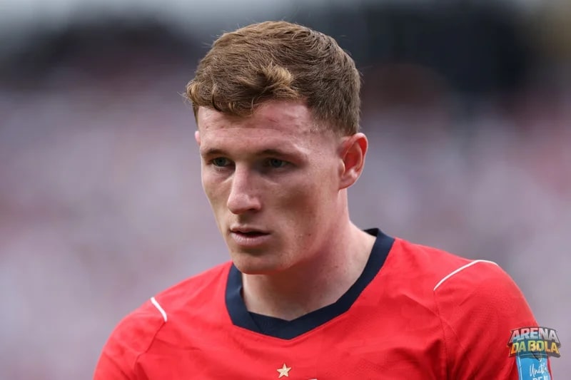 Manchester City perto de contratar Elliot Anderson do Nottingham Forest