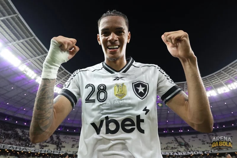 São Paulo e Botafogo avançam em troca de Ferraresi por Newton