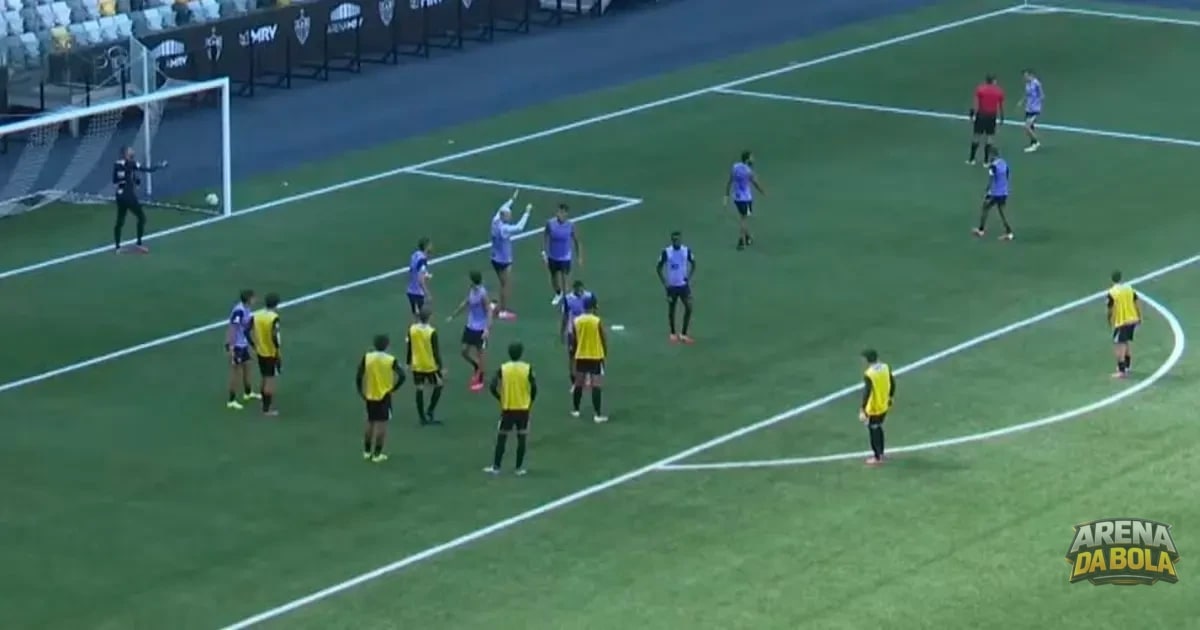Atlético vence jogo-treino contra sub-20 com destaque para Bernard e defesa de Éverson | Amistoso