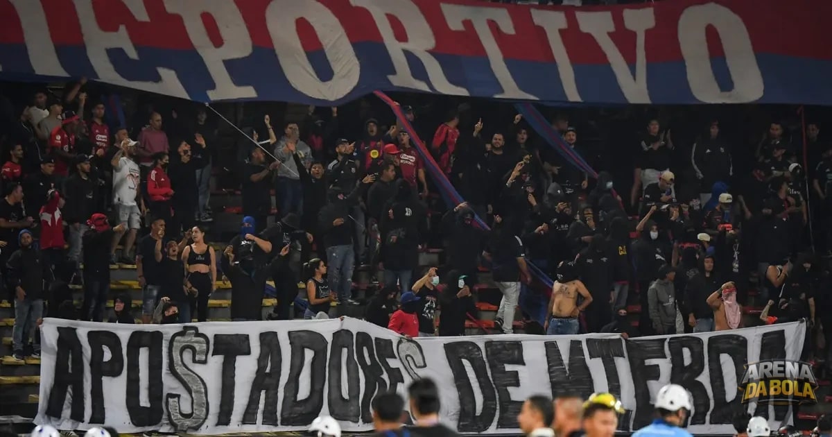 Independiente Medellín jogará sem torcida contra o Vasco na Sul-Americana; entenda a punição