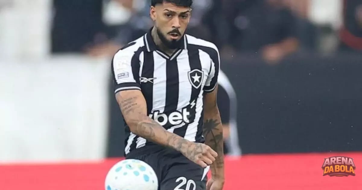 Barboza critica retirada de fotos no Nilton Santos após saída do Botafogo