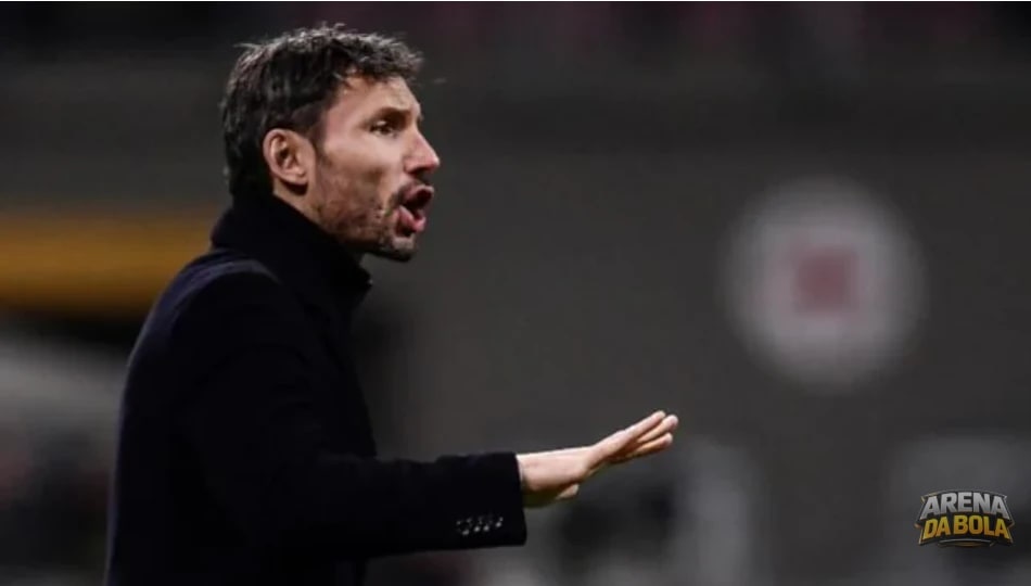 Mark van Bommel deve assumir o comando da seleção belga no lugar de Rudi Garcia