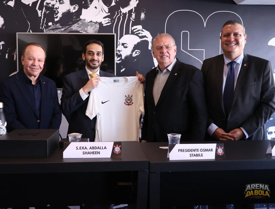 Corinthians recebe cônsul dos Emirados Árabes Unidos na Neo Química Arena