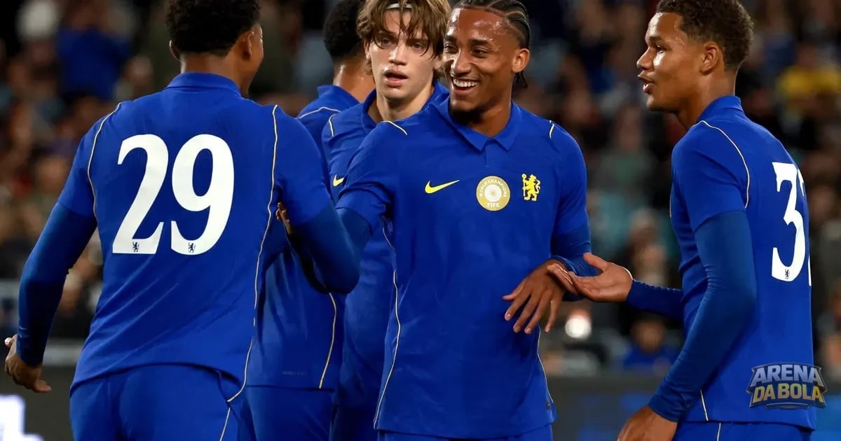 João Pedro brilha pelo Chelsea e gera polêmica sobre ausência