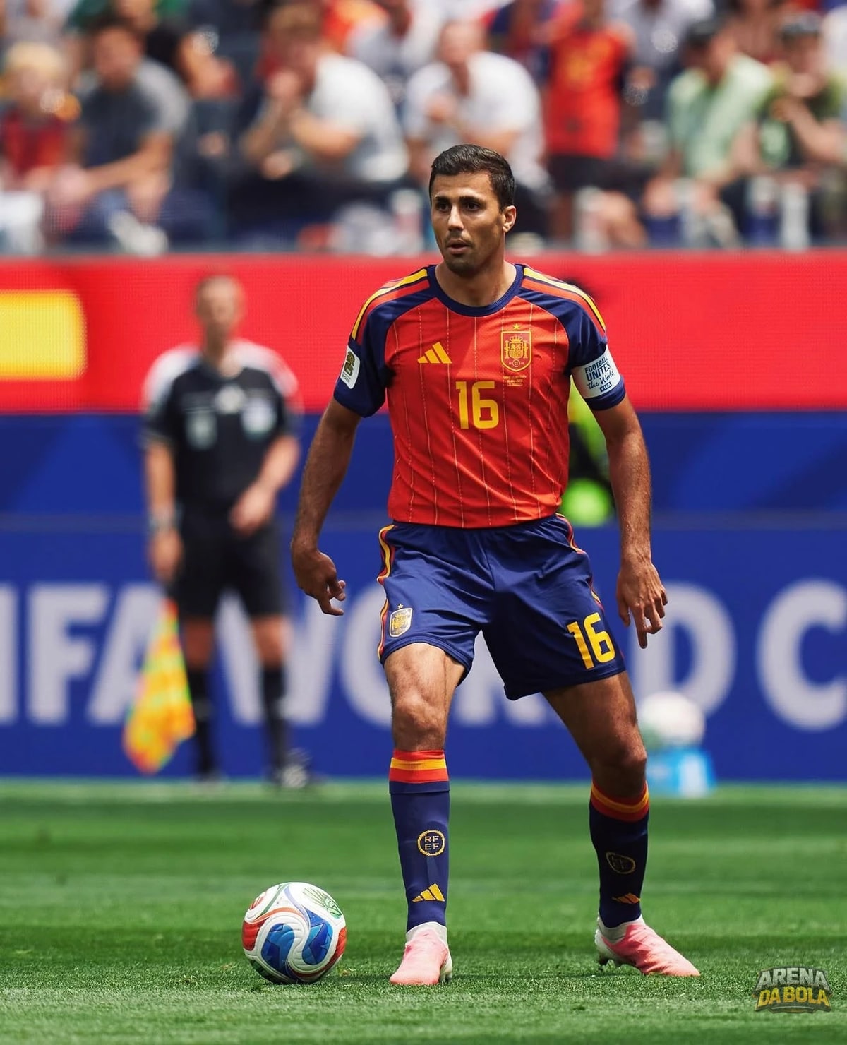 Barcelona pode disputar contratação de Rodri com o Real Madrid