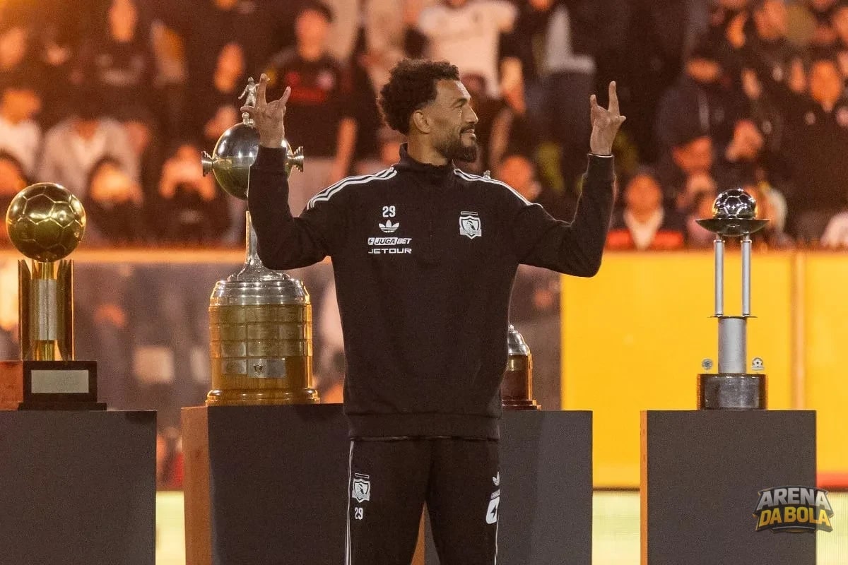 Colo-Colo faz grande festa no Estádio Monumental para apresentar goleiro de Cabo Verde