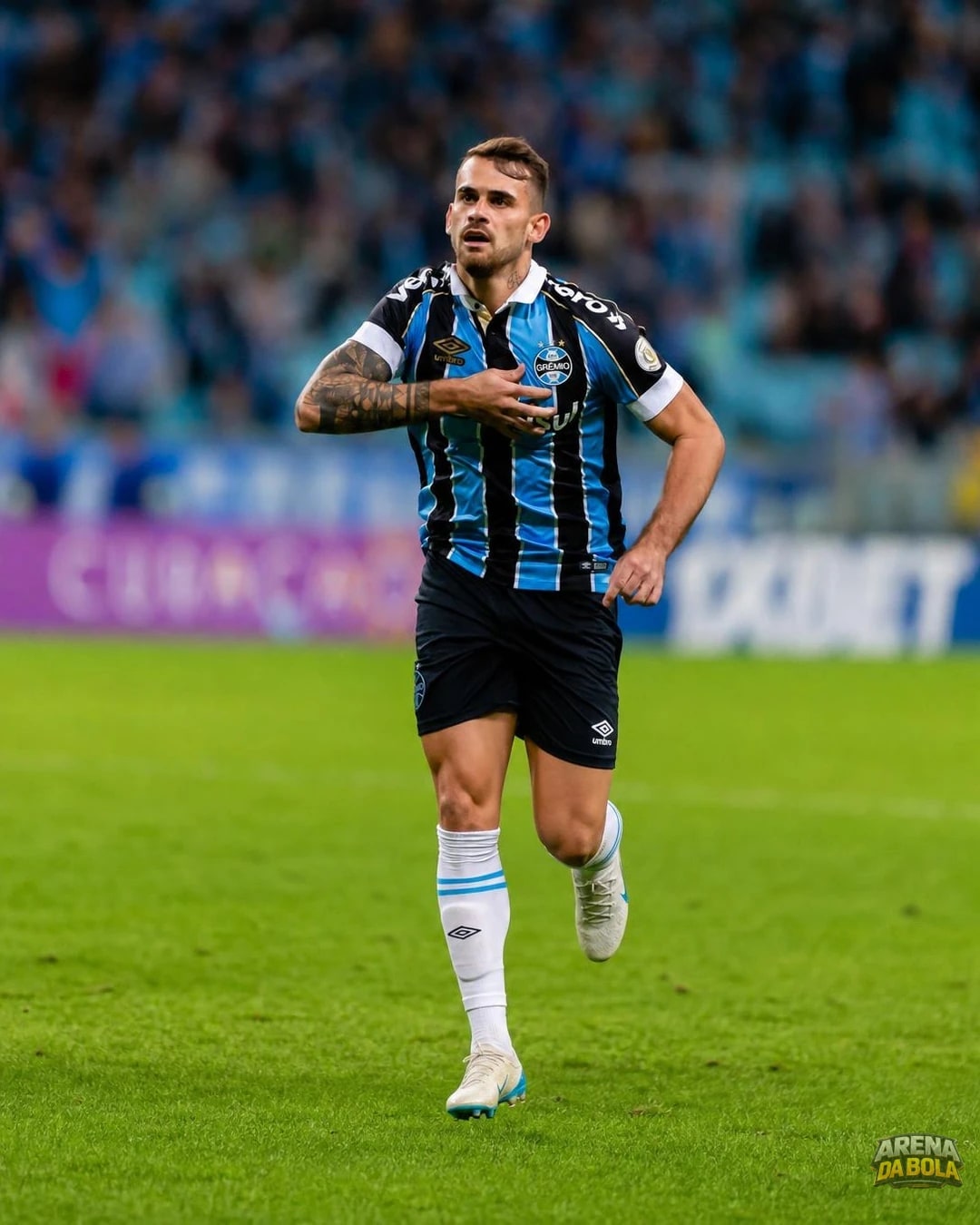 Avaí anuncia Felipe Vizeu, ex-Flamengo e Grêmio, até 2027