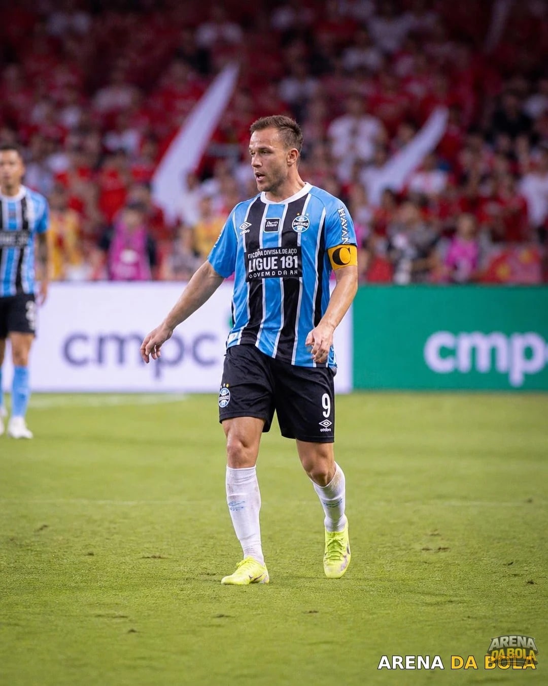 Neymar influencia negociação do Santos para contratar Arthur Melo