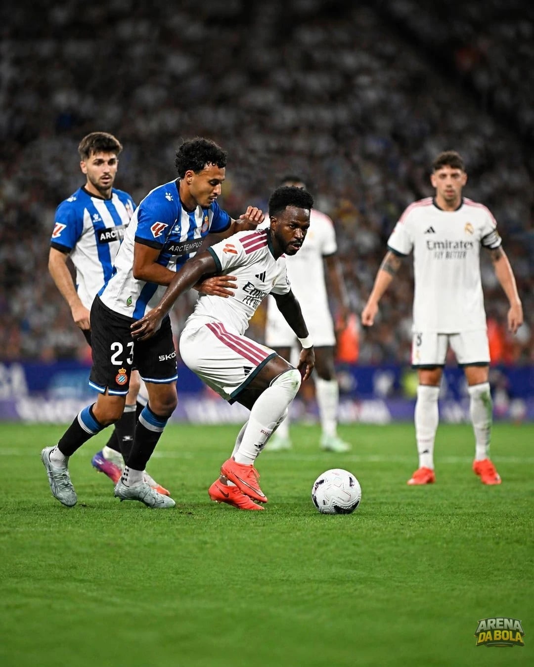 Mourinho defende Vini