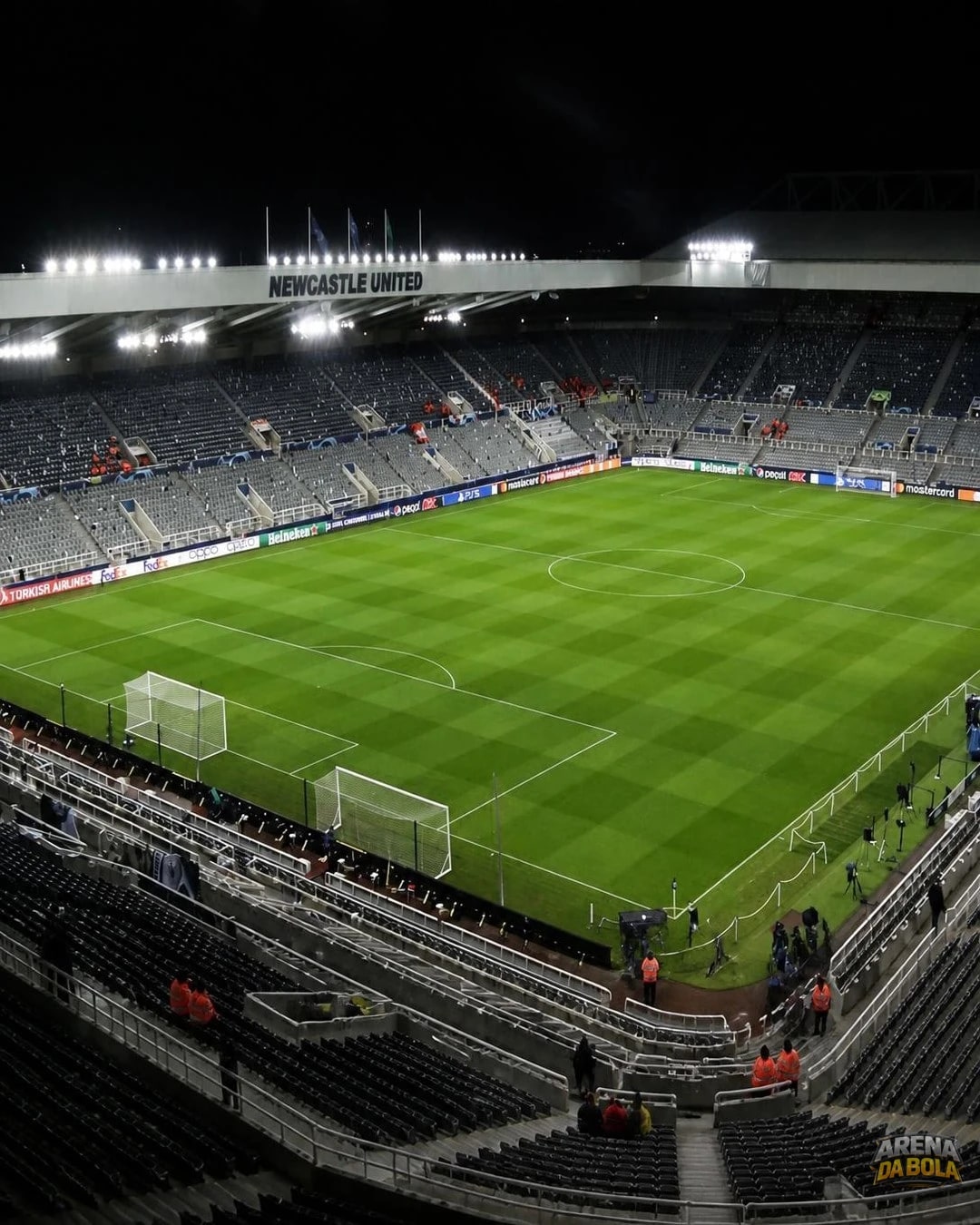 Newcastle e Liverpool se enfrentam na Premier League neste domingo