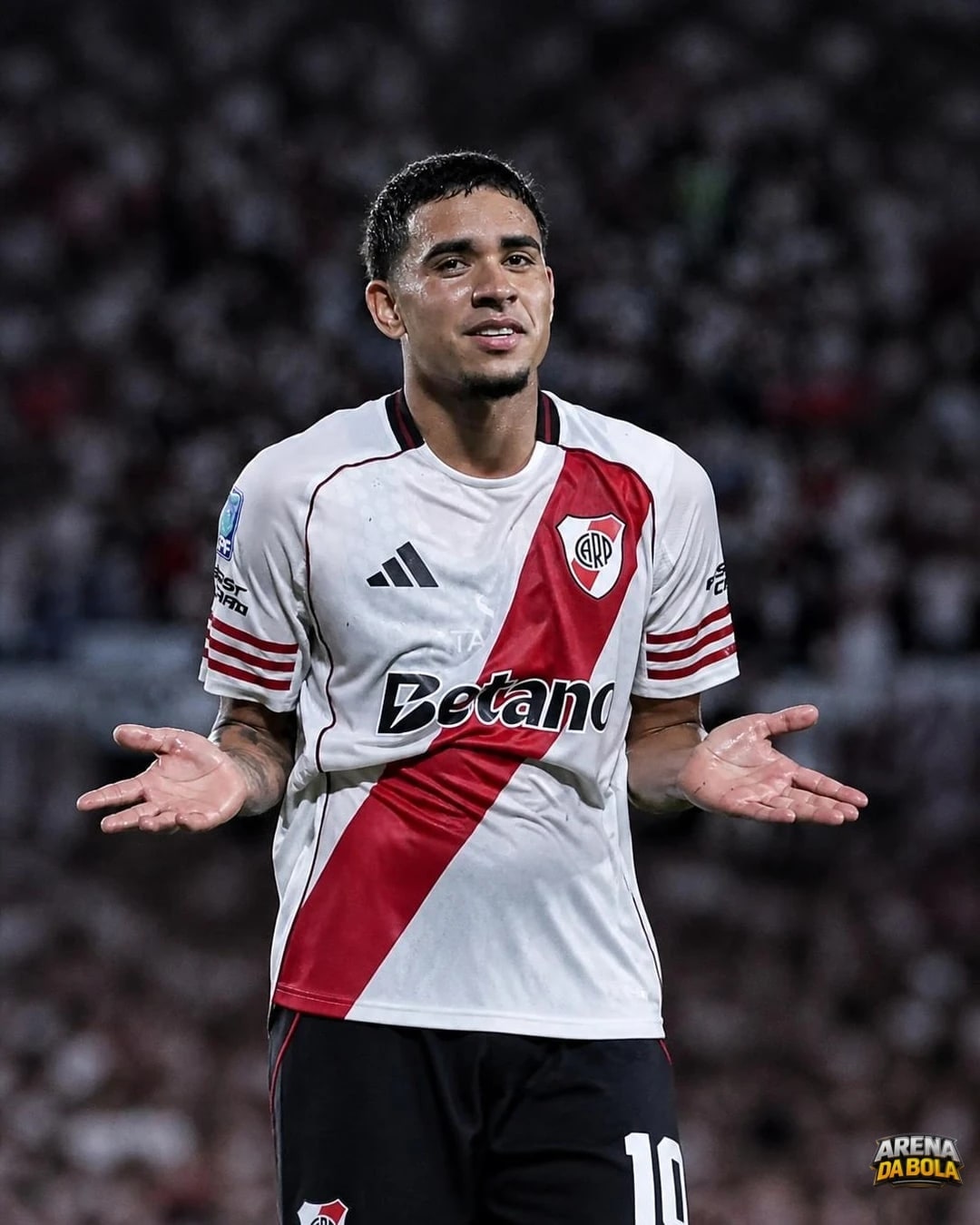 Kendry Páez deixa o River Plate após solicitação do Chelsea