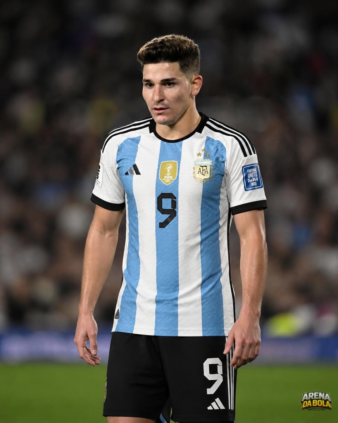 Entorno de Julian Alvarez busca retomar conversas com o Arsenal