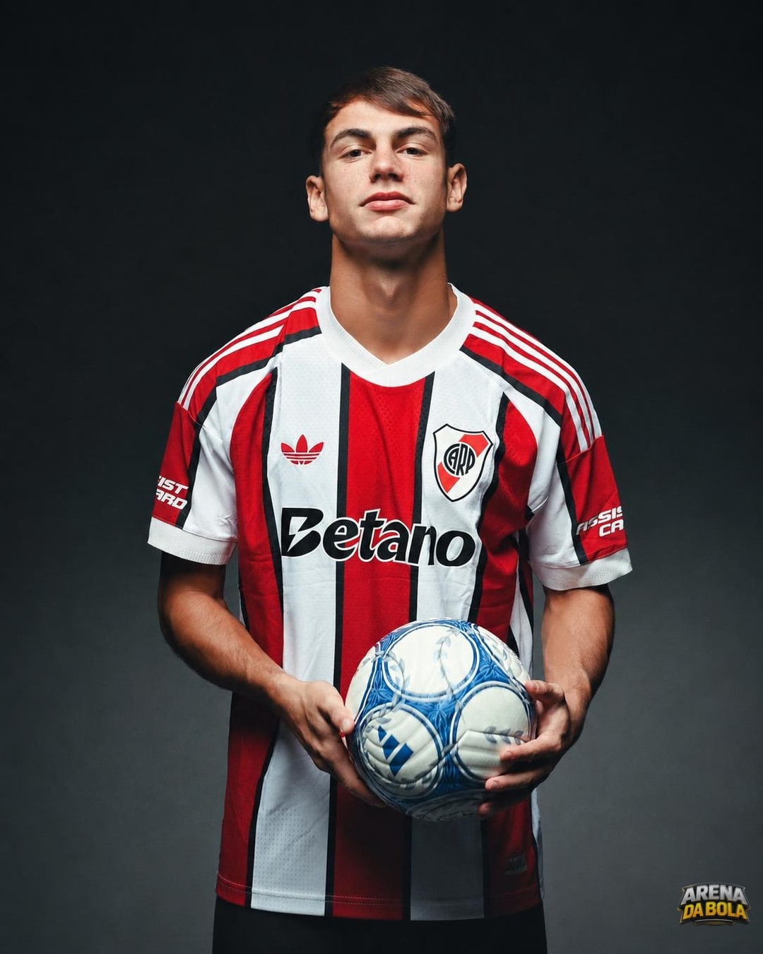 Flamengo acerta com River Plate a contratação de Joaquín Freitas