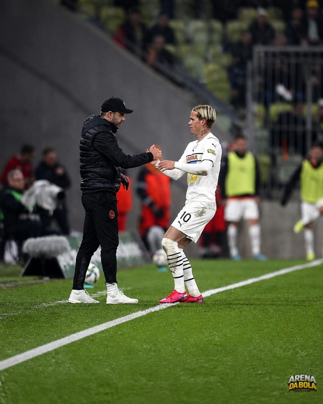 Mudryk aceita ida ao Tottenham e quer reencontro com Roberto De Zerbi
