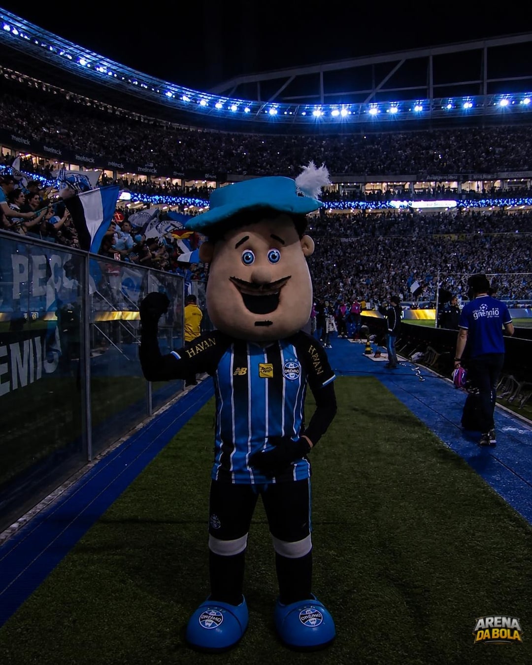 Grêmio elimina o Internacional e provoca rival com valsa na Arena