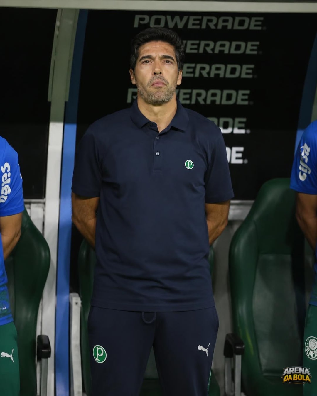 STJD suspende Abel Ferreira por dois jogos após chute em microfone