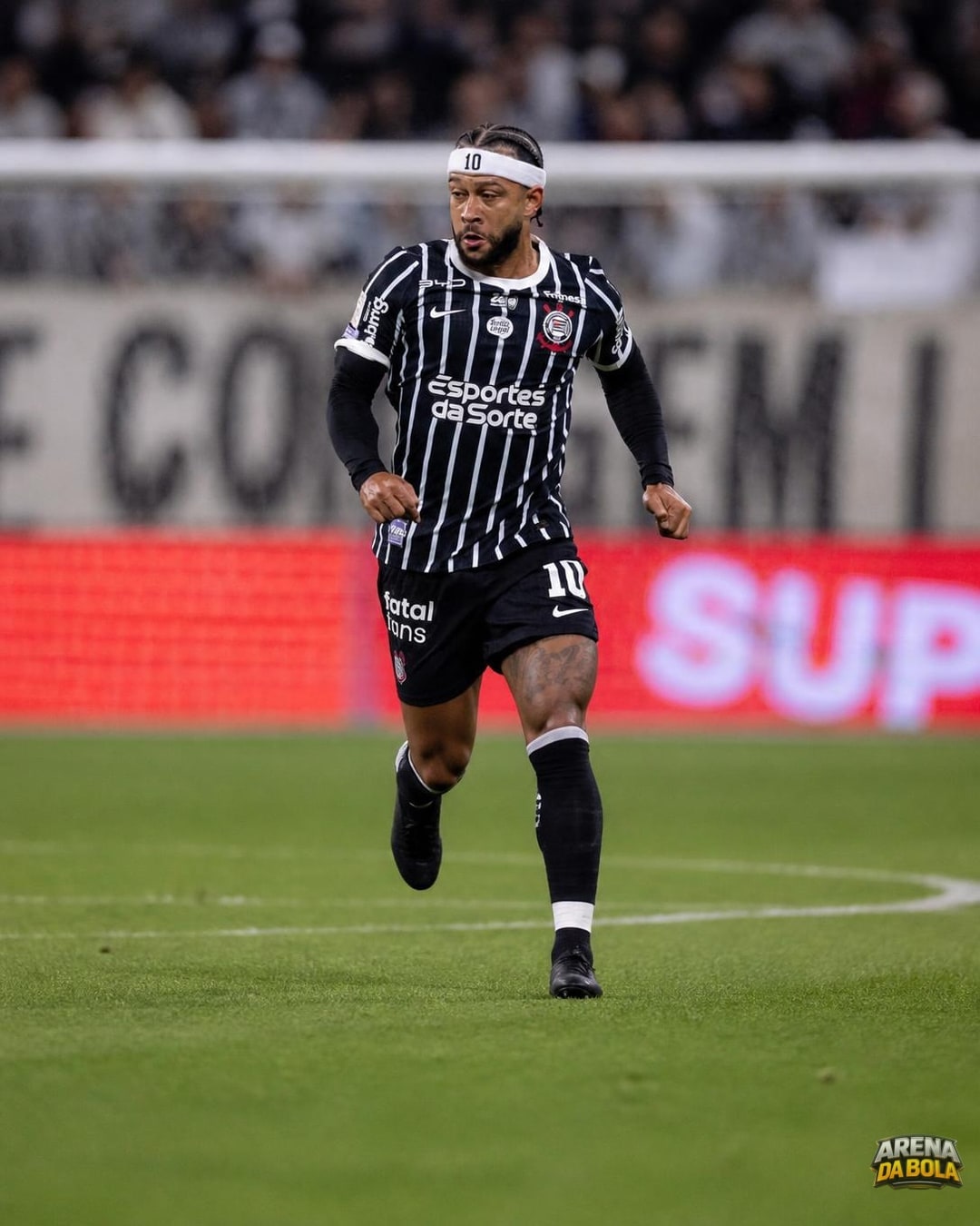 Corinthians perde para Chapecoense, e Memphis cobra reação no Brasileirão