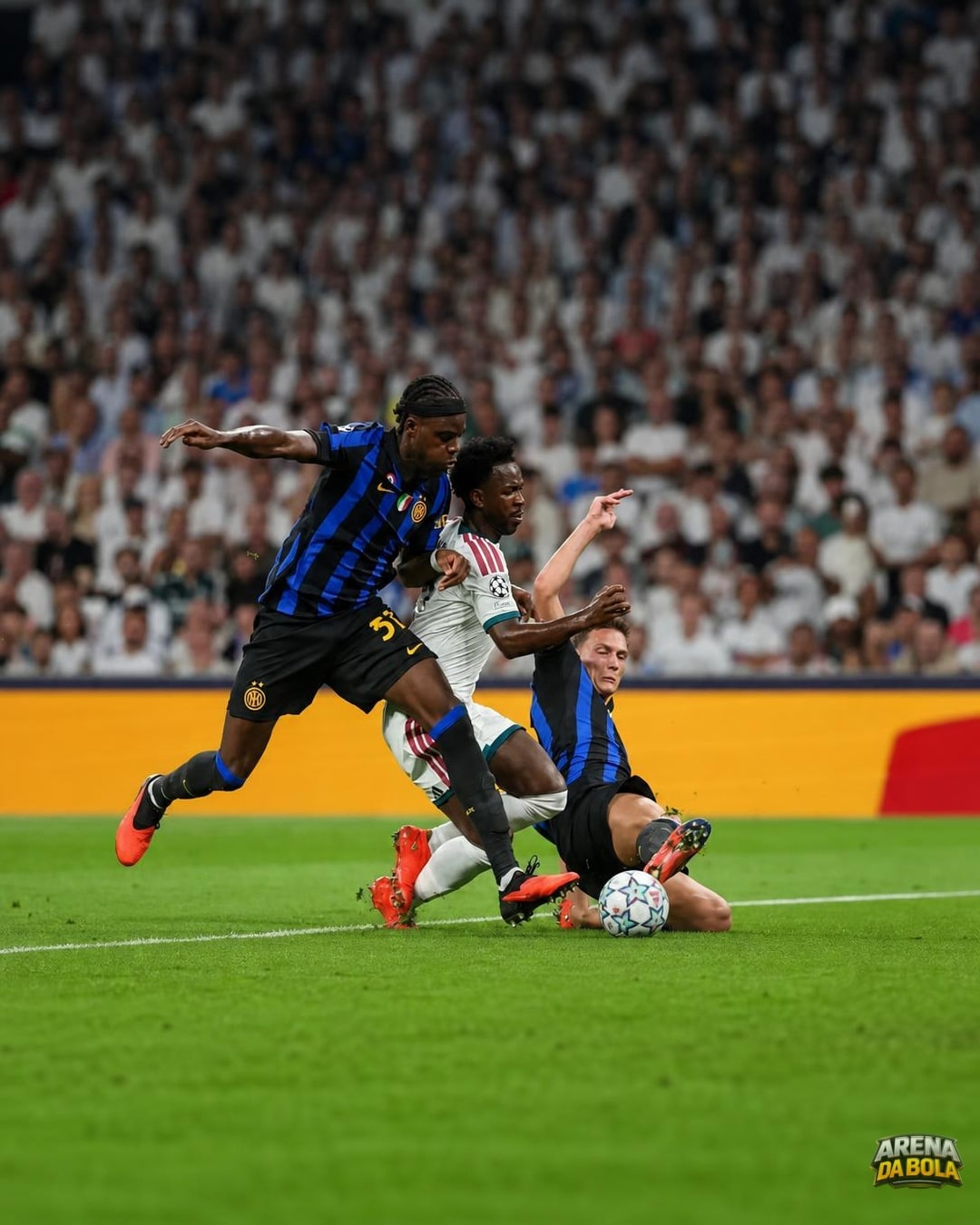 Falha de Josep Martínez viraliza em Real Madrid x Inter na Champions