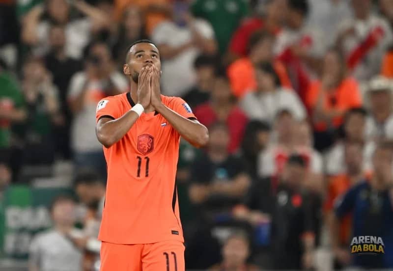 Gakpo emociona ao marcar gol na Holanda, mas time é eliminado por Marrocos na Copa 2026