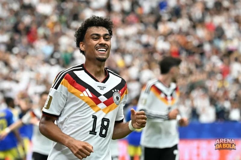 Bayern de Munique contrata Nathaniel Brown por 55 milhões de euros