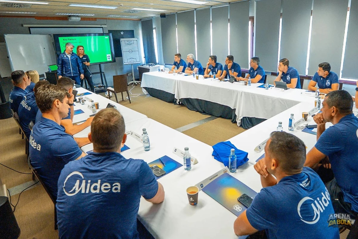 CBF se reúne com clubes para discutir novas regras de arbitragem da Copa do Mundo