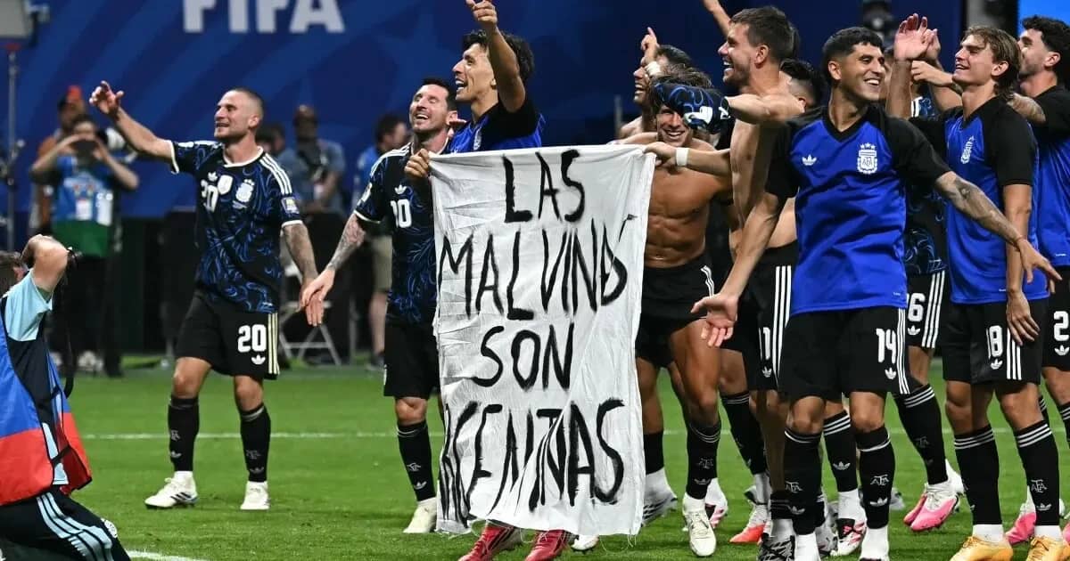 Argentina provoca Inglaterra com faixa sobre as Malvinas após vitória | Copa 2026