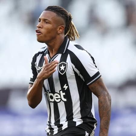 Roma disputa Danilo com Napoli e Galatasaray; Botafogo faz jogo duro