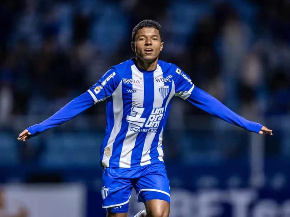 Lazio demonstra interesse em Thayllon, destaque do Avaí na Série B